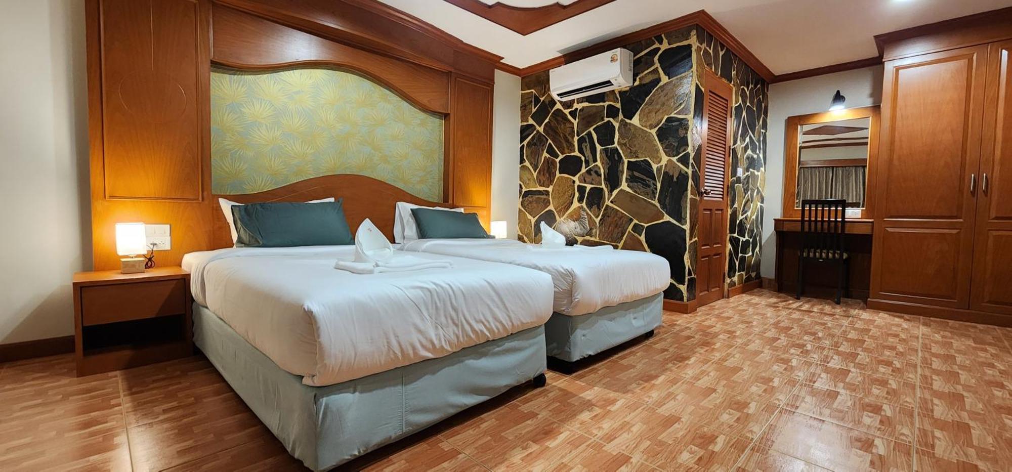 Arya Locanda *